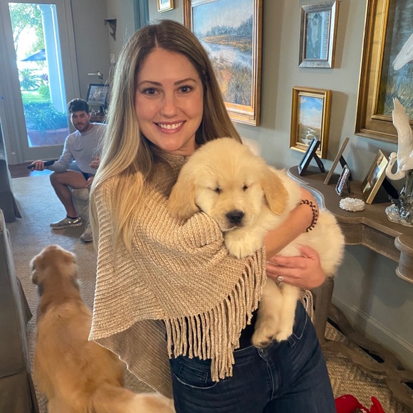 Meet your Posher, Nicole - Picture 2 of 4